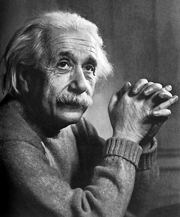 لماذا يحلو لنا أن ننقل مقولات آينشتاين (حتى التي لم يقلها) ؟